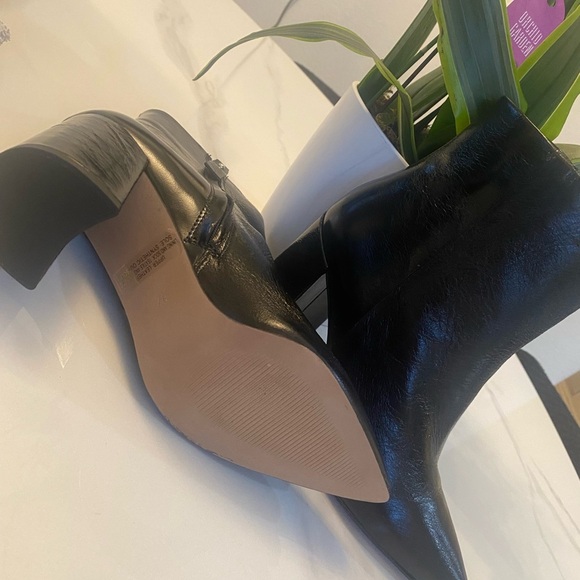 Barneys New York Black Leather Pointed Toe Ankle Boots - Size 37 - Picture 4 of 7